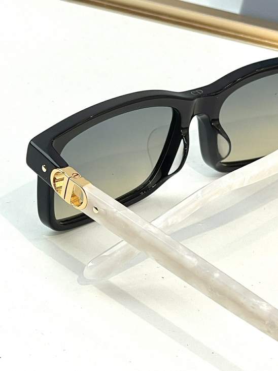 Picture of Dior Sunglasses _SKUfw76161300fw